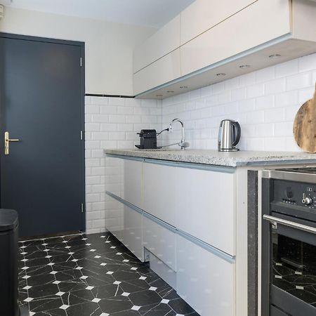Petite Room With Wifi, Ac, And Shared Kitchen Tilburg Eksteriør bilde