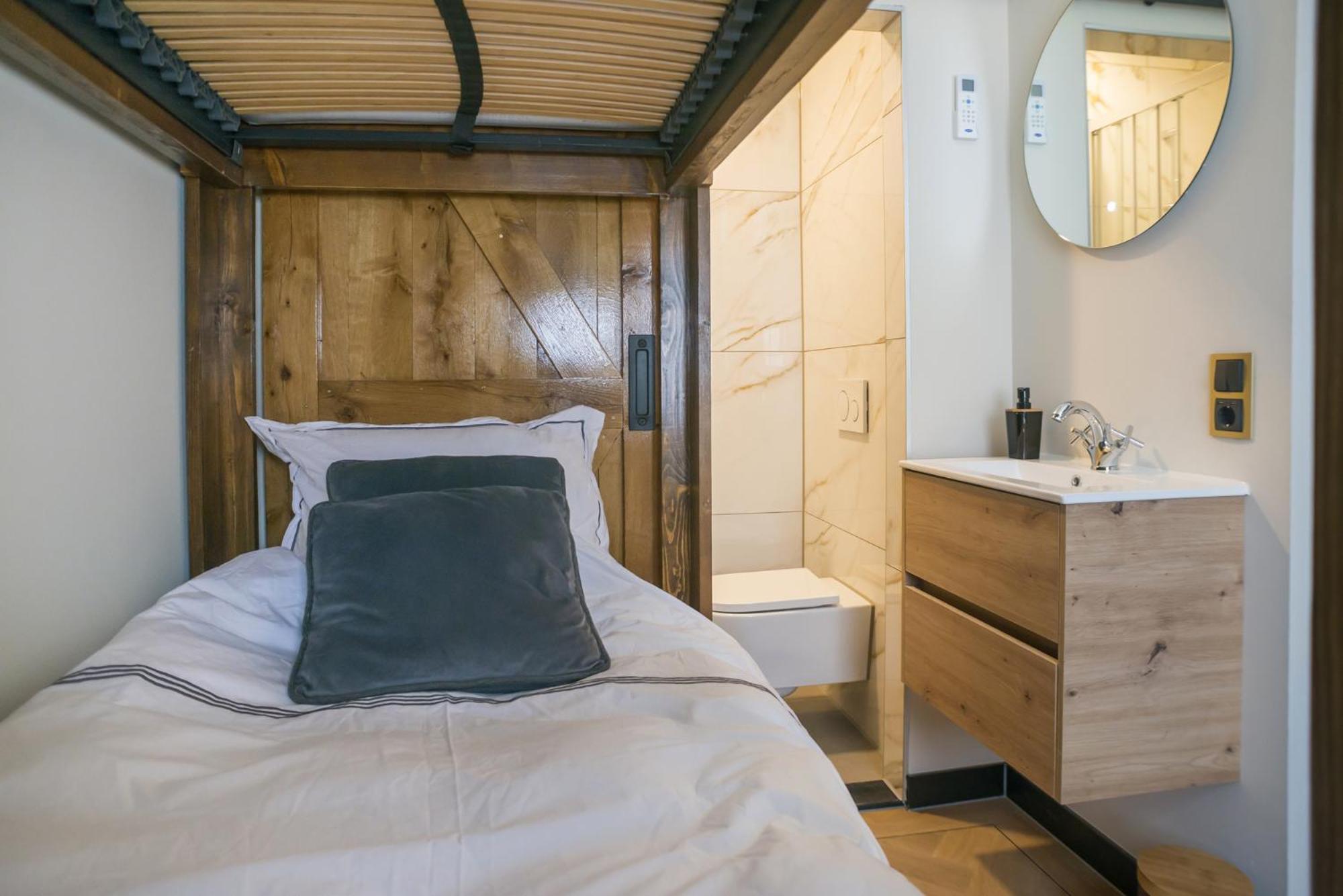 Petite Room With Wifi, Ac, And Shared Kitchen Tilburg Eksteriør bilde